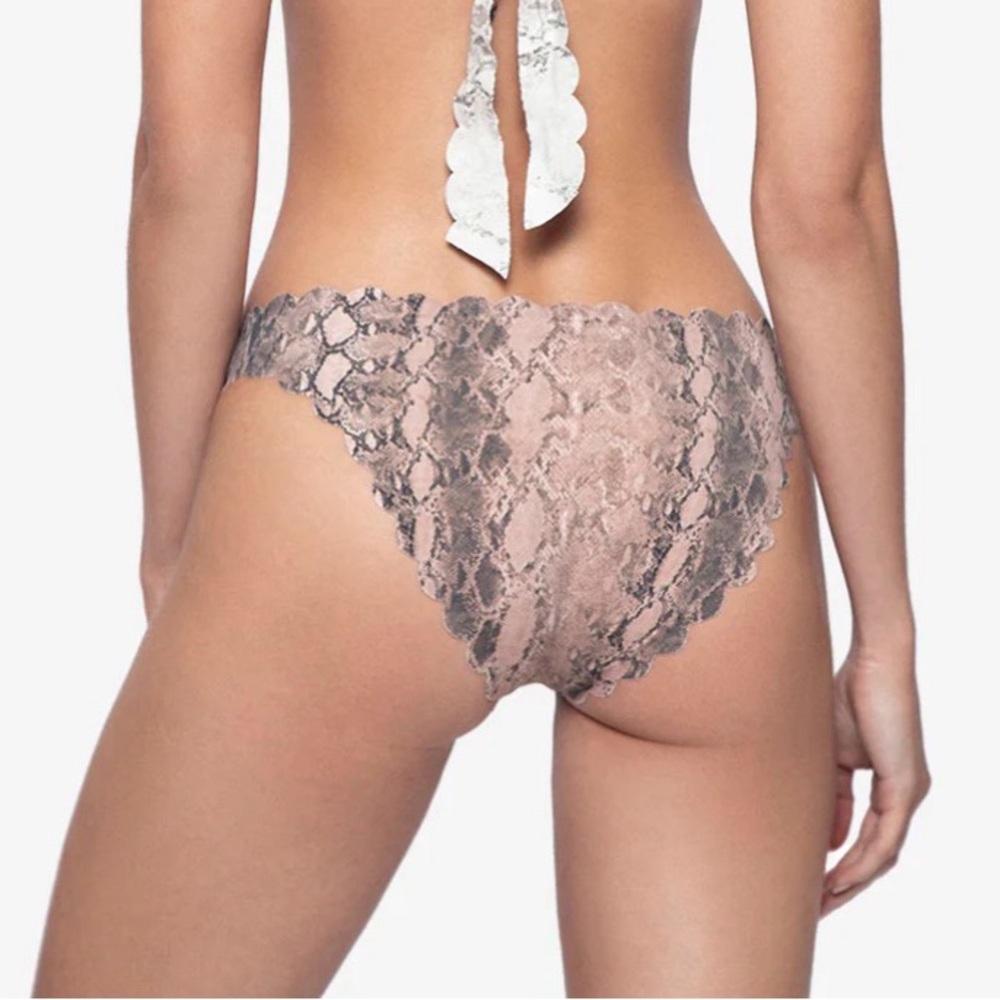 PQ Swim Kaa Reversible Seamless Wave Full
Bikini - Animal, size L, NWT - Picture 4 of 10